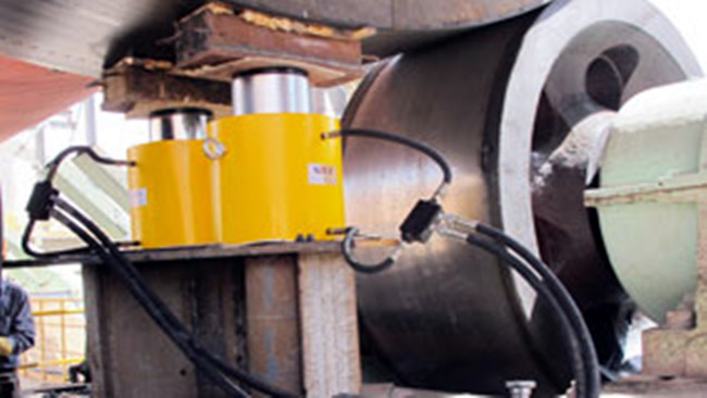 索力双作用同步千斤顶500T用于炉窖设备维修案例